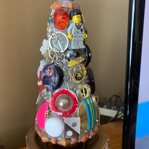 (SOLD!) Harry Potter Junkdrawer Tree Decoration - Picture 8 of 11